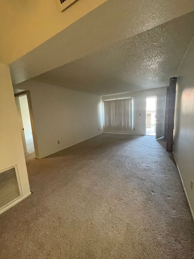 Foto del edificio - 700 E Mesquite Ave