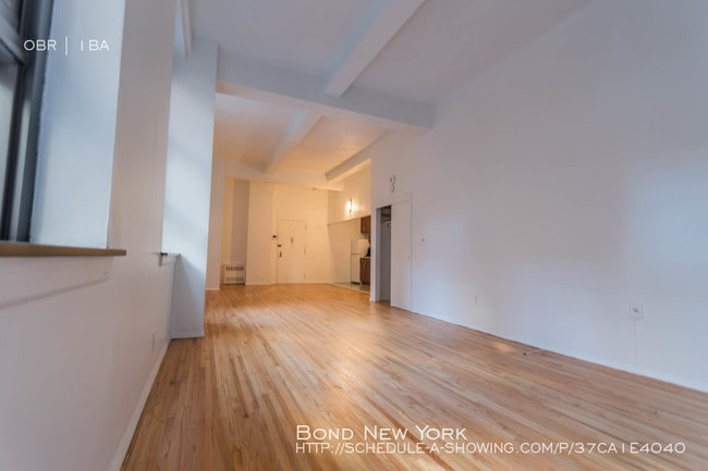 Building Photo - 14 E 22nd St