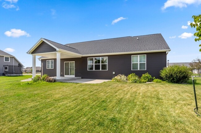 Building Photo - 3 Bedroom, 2.5 Bathroom House for Rent - A...