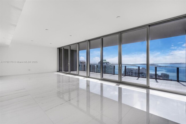Foto del edificio - 300 Biscayne Blvd Way