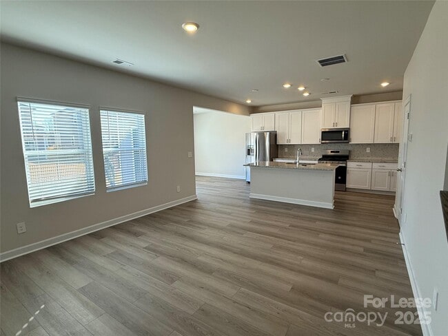 Building Photo - 160 Bird Dog Dr