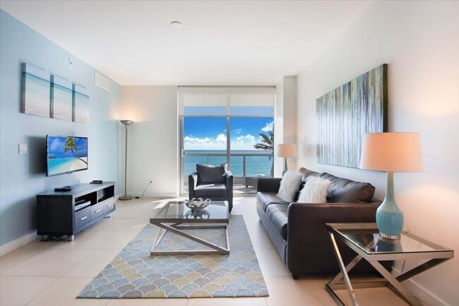 Building Photo - 6551 Collins Ave