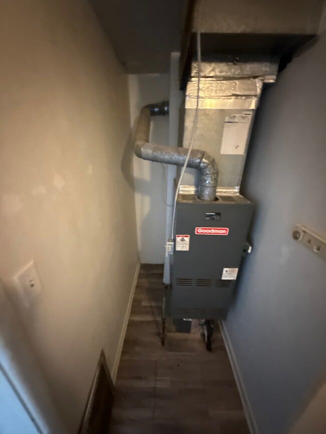 Foto del edificio - 3104 N Webster Ave