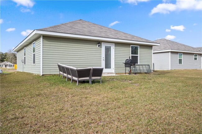 Foto del edificio - 7847 Monterey Dr