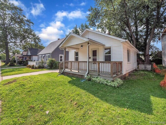 Building Photo - 62 E Brickley Ave