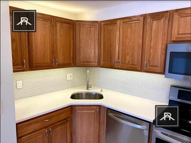 Foto del edificio - 2 bedroom in Brookline MA 02446