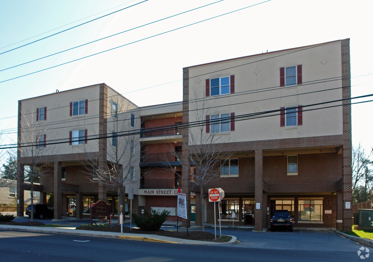 Foto del edificio - 325-333 E Main St