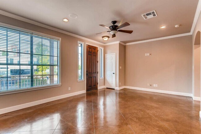 Foto del edificio - 906 Juniper St