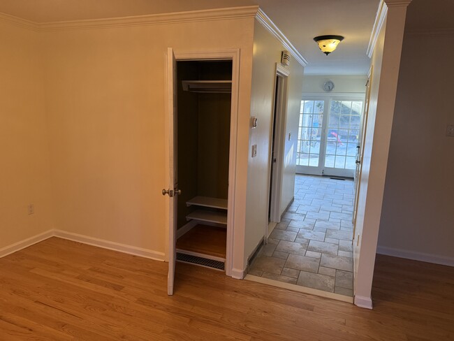 Building Photo - 284 Semton Blvd