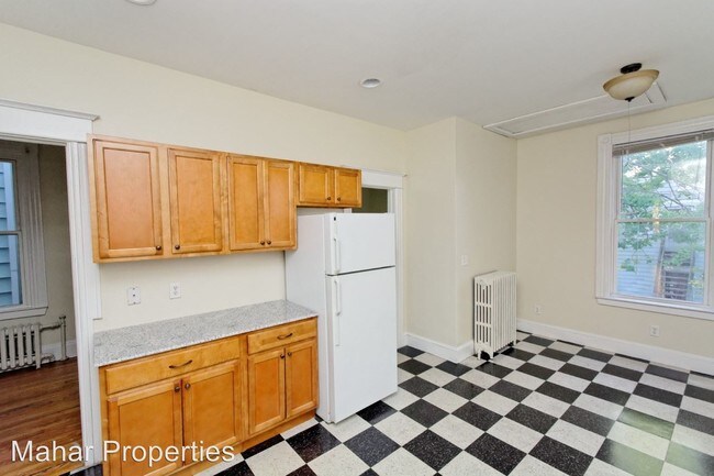 Foto del edificio - 4 br, 1 bath Apartment - 647 State St