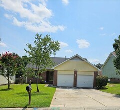 Building Photo - 7109 Summerlin Dr