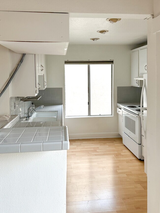 Foto del edificio - 3302 Summertime Ln