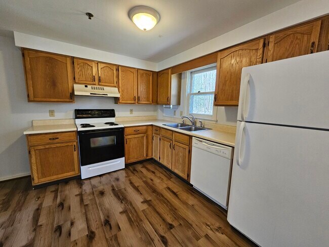Foto del edificio - 27 Candlewood Ln