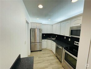 Building Photo - 3111 Oakland Shores Dr