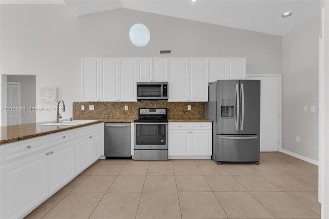 Foto del edificio - 10635 NW 54th St
