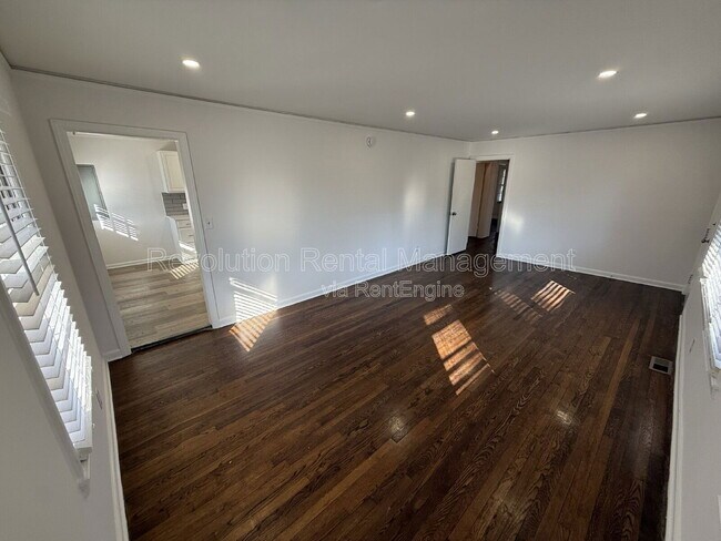 Foto del edificio - 2065 Cambridge Ave