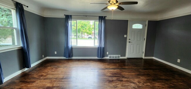 Building Photo - 1722 S Owyhee St