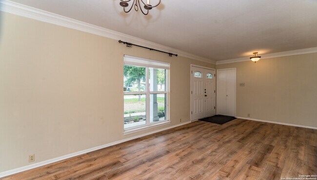 Foto del edificio - 4146 Longvale Dr