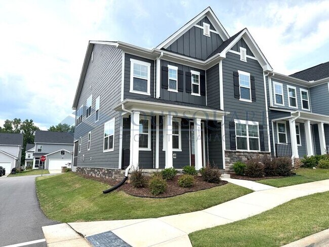 Building Photo - Spacious Corner-Lot Home with Guest Suite, Screened Porch & Detached 2-Car Garage – Resort-Style ...