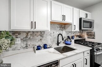 Building Photo - 4014 Linkwood Rd