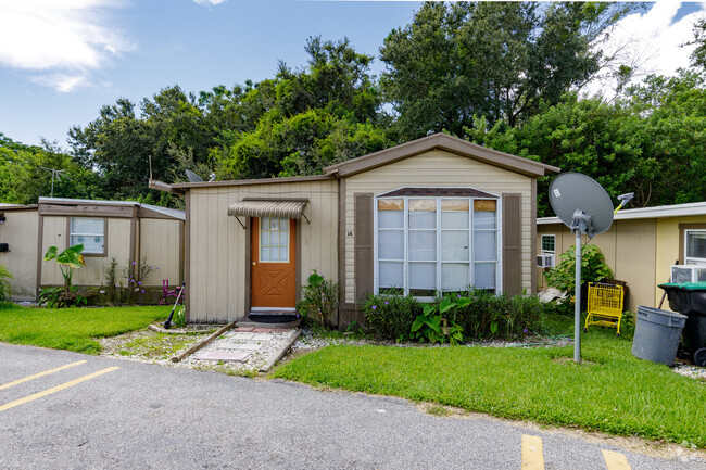 15992 W Colonial Dr Oakland, FL 34787-9706 - 15992 W Colonial Dr