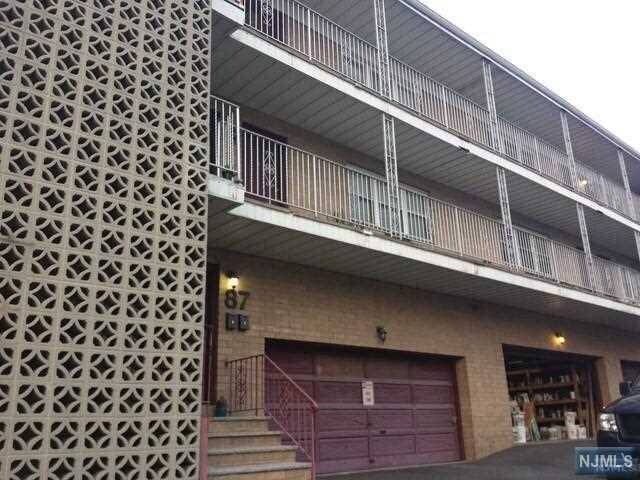 Primary Photo - 87 W Central Blvd