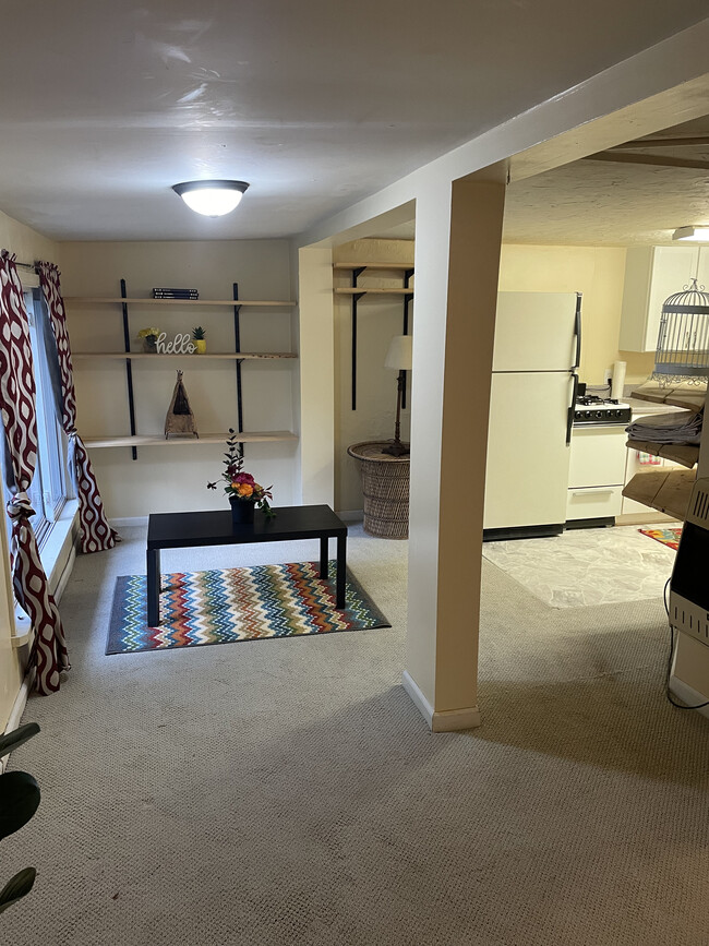 Living Area - 3050 J Maddy Pky