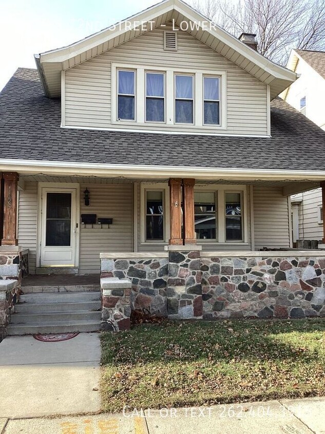 Foto principal - Lower 2 Bedroom Duplex near Downtown West ...