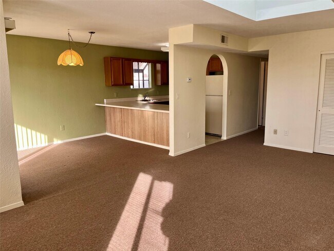 Building Photo - 311 Pine Hollow Way