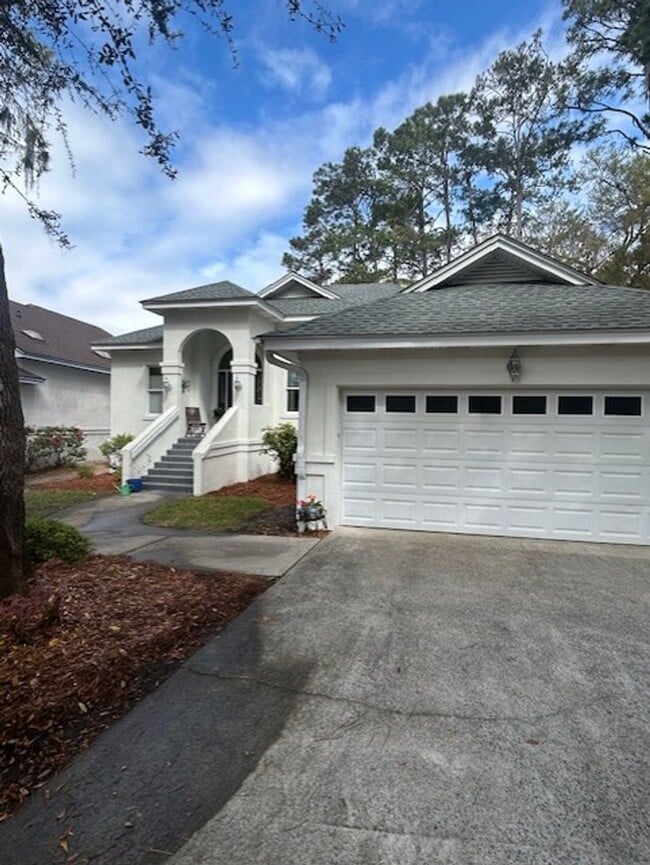 Building Photo - 411 Indigo