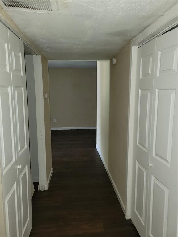 Building Photo - 5625 Antoine Dr
