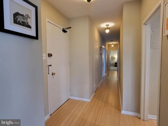 Foto del edificio - 135 S 19th St