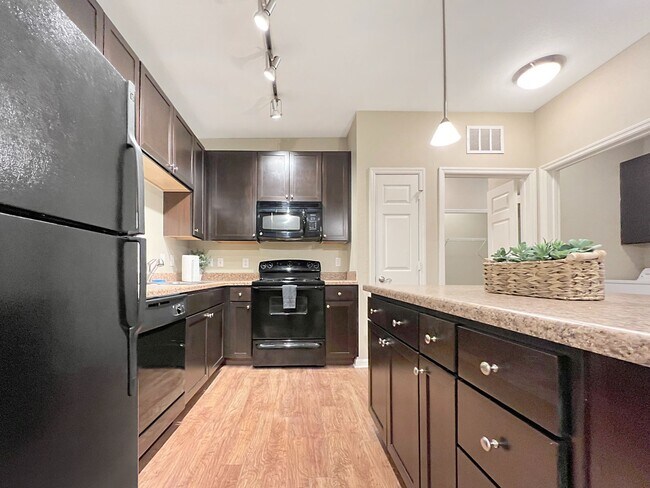 Foto del edificio - 1770 Bearberry Cir