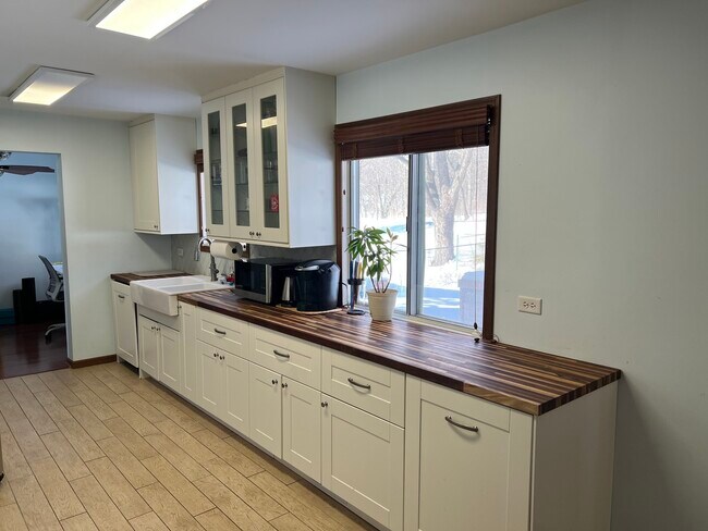 Foto del edificio - 1147 Greensfield Dr