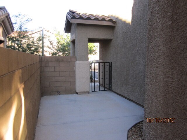 Building Photo - 8980 Rutherford Grove St
