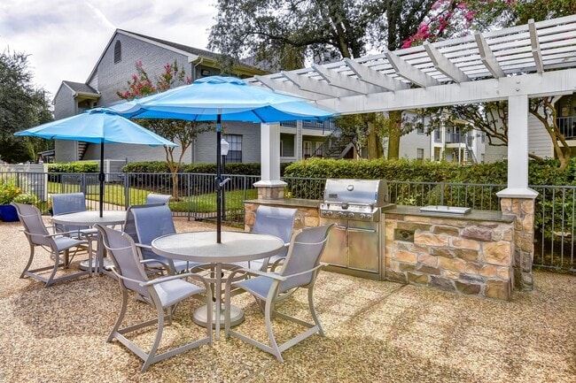 Foto del edificio - Fieldcrest Apartments