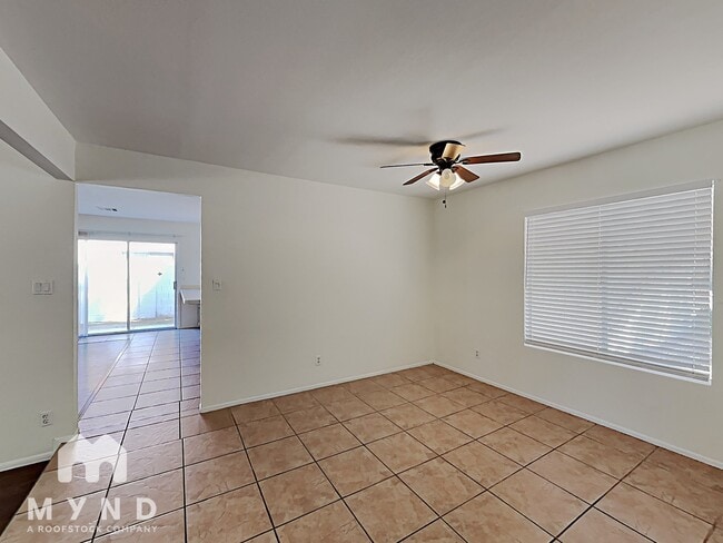 Building Photo - 2742 S Las Flores