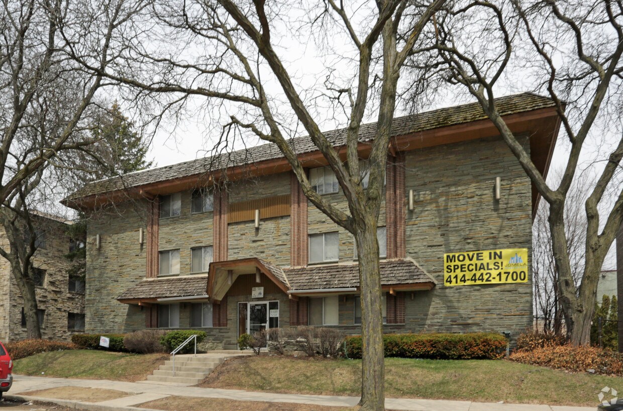 Foto principal - 2920 W Highland Blvd