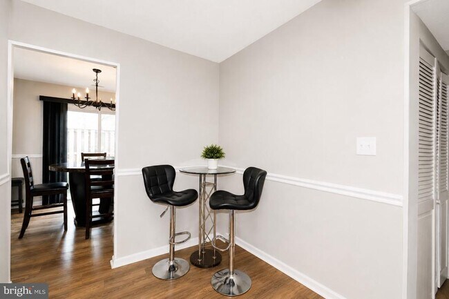 Foto del edificio - 5135 Shawe Pl