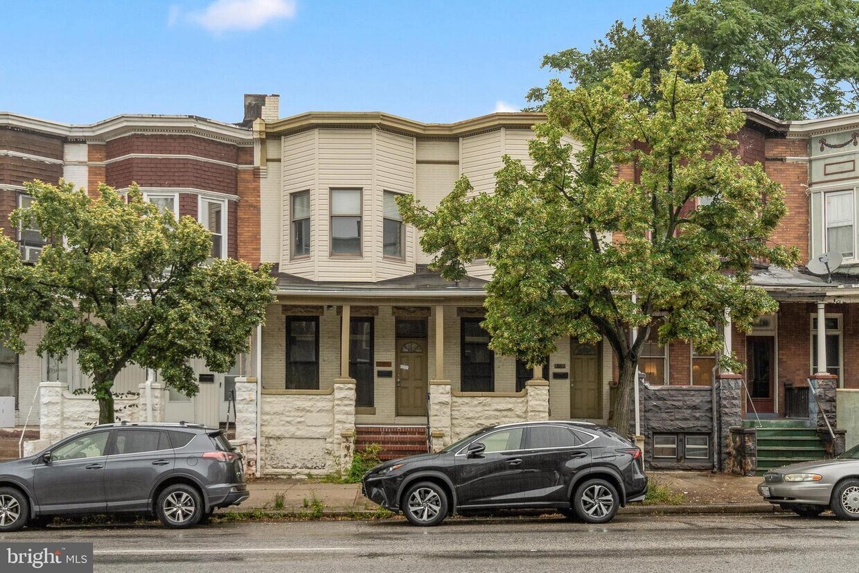 Primary Photo - 304 E 25th St