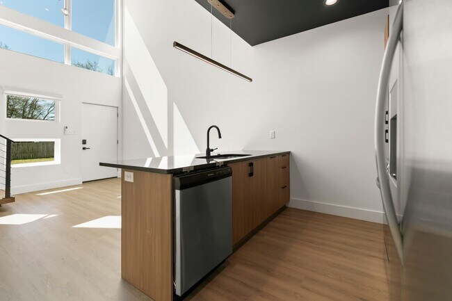 Foto del edificio - 410 E 16th St