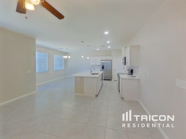 Foto del edificio - 1349 N Parkcrest