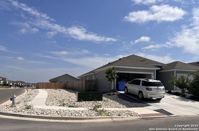 Foto del edificio - 612 Heathers Wy