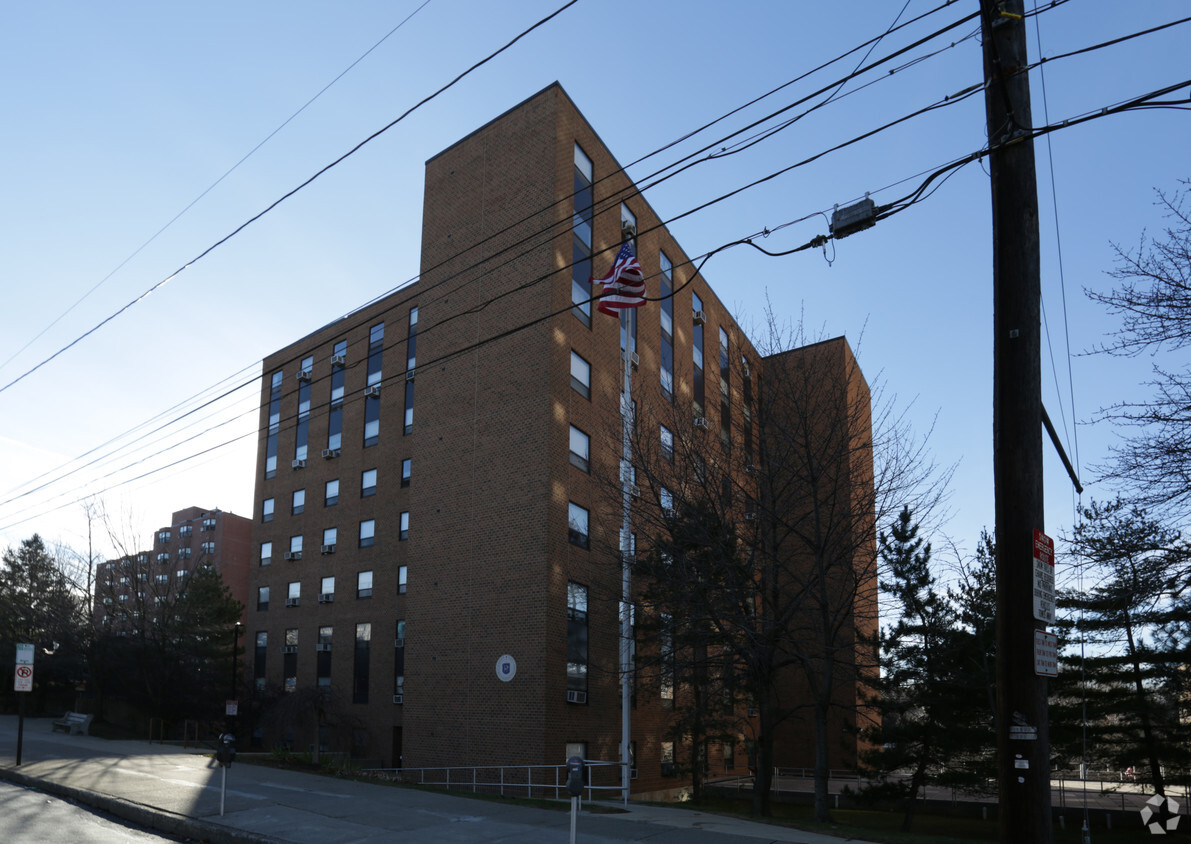 Building Photo - Moravian House II