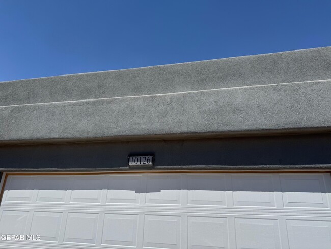 Building Photo - 10126 Javelina Bush