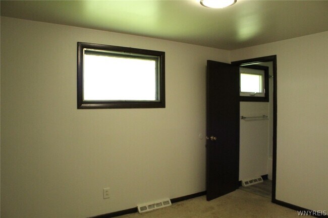 Foto del edificio - 111 Sunshine Dr