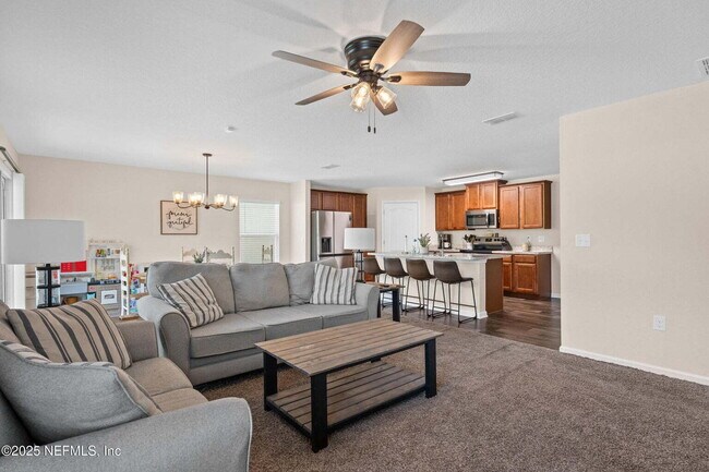 Foto del edificio - Welcome home to this beautiful 4 bedroom, ...