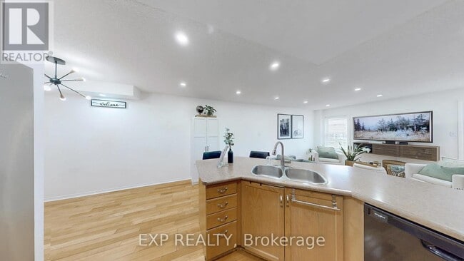 Building Photo - 1121 Foxglove Pl