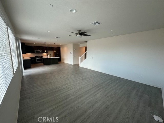 Foto del edificio - 27861 Solitude Ave