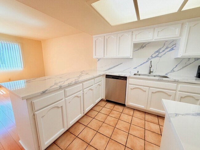 Foto del edificio - 421 N Kenneth Rd